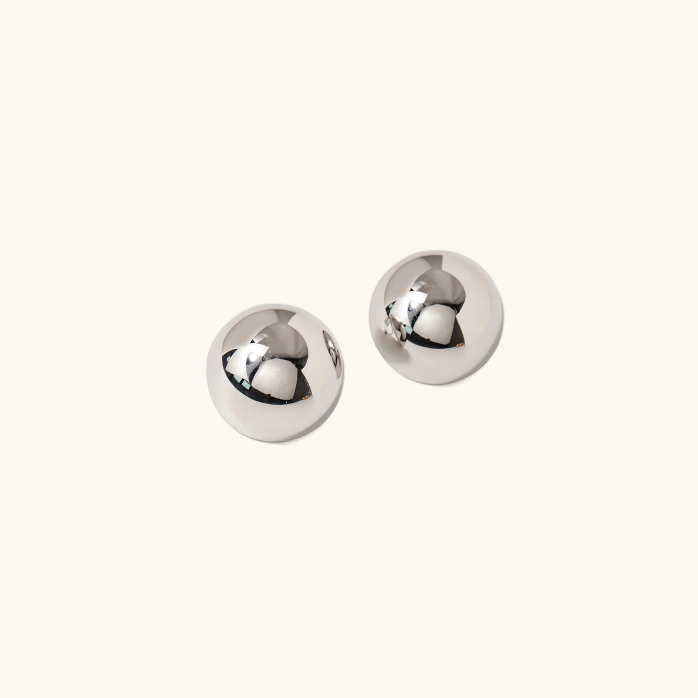 Orla - Round Stud Earrings