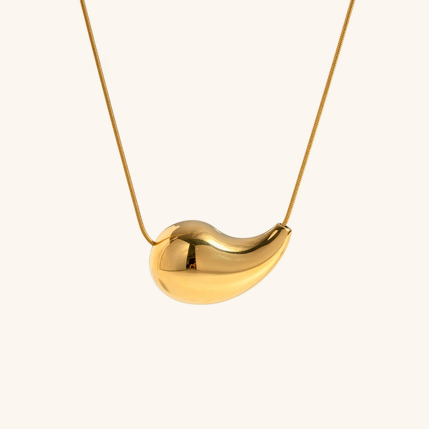 Malia - Sleek Bean Necklace