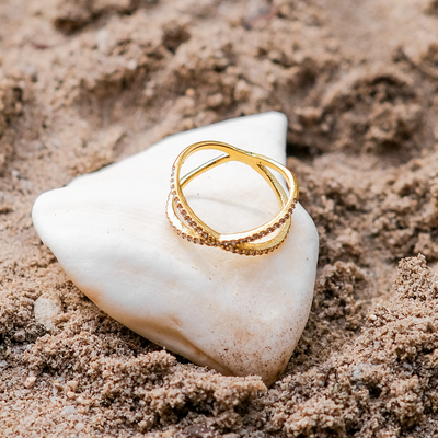 Nia - Gold Diamond Cross Ring