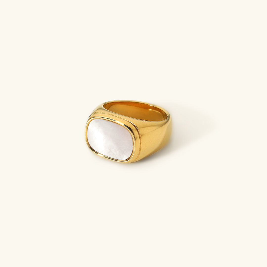 Nora - Smooth Shell Gold Ring