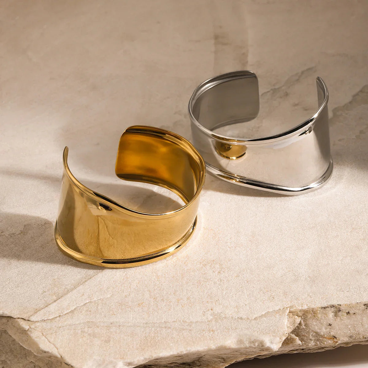 Querida - Curve Bangle