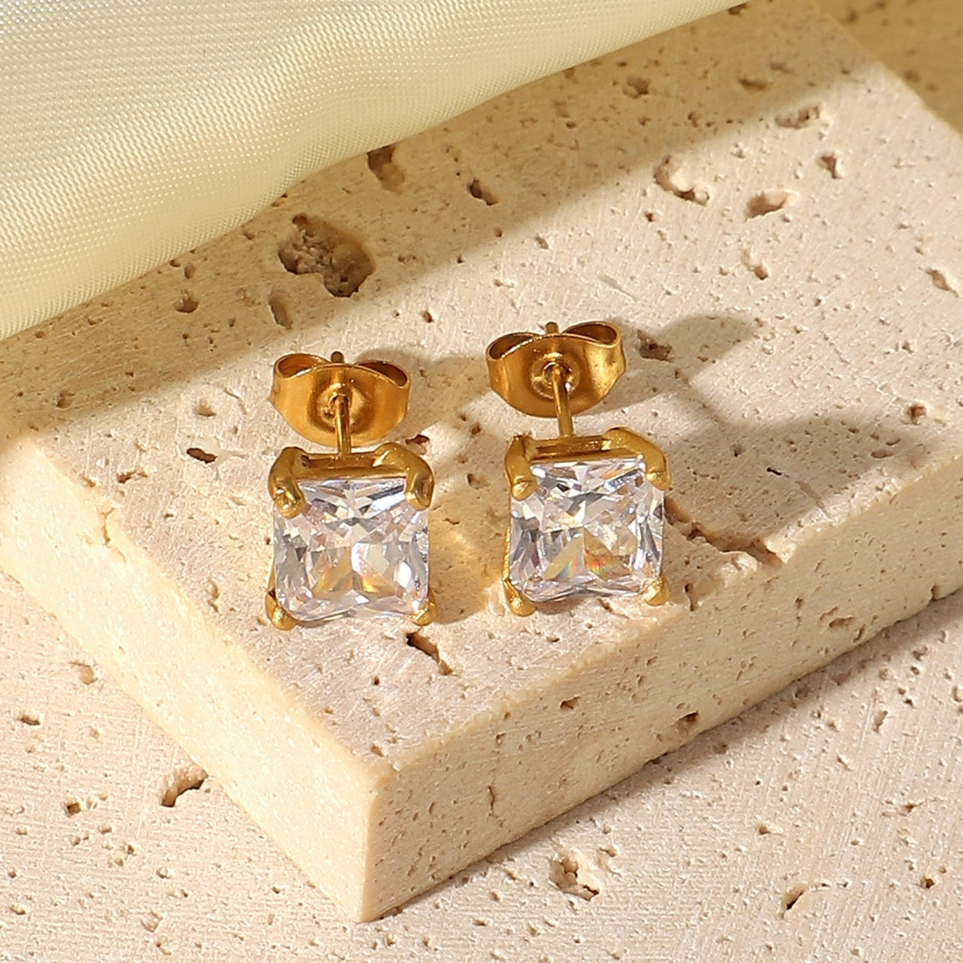 Jocelyn - Solitaire Gold Earrings