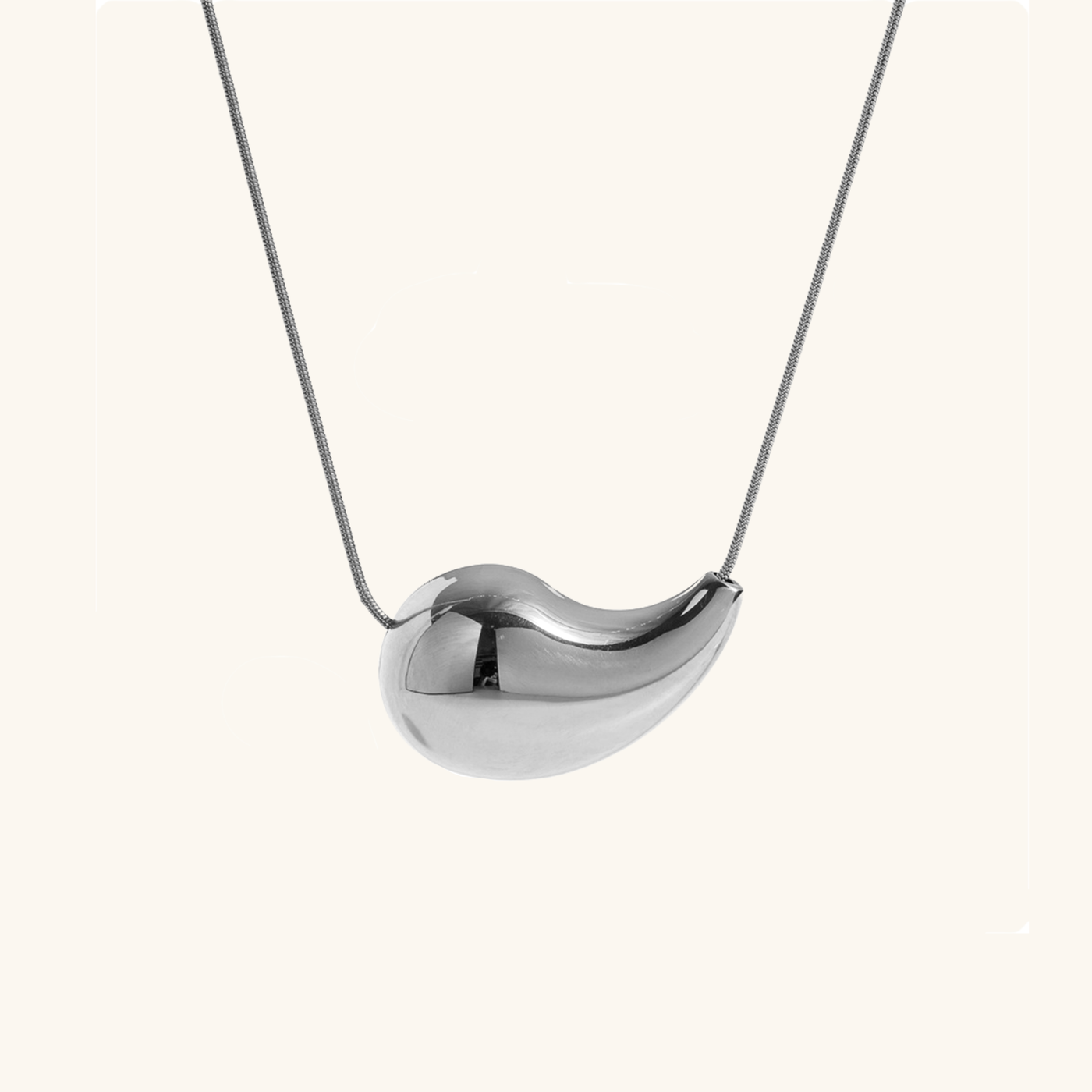 Malia - Sleek Bean Necklace