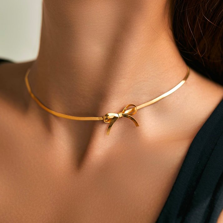 Marvella - Dainty Bow Necklace