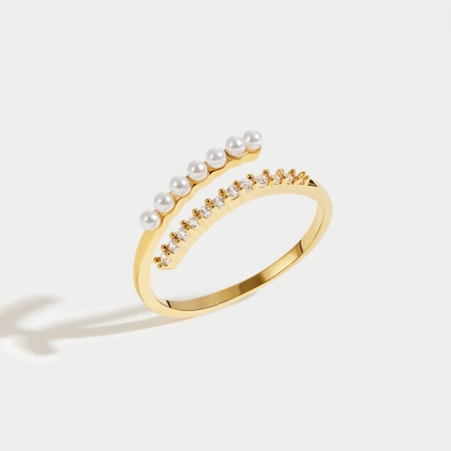 Teresa - Pearl & Crystal Ring